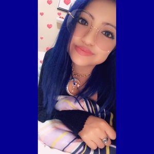 Meet your Posher, Karla